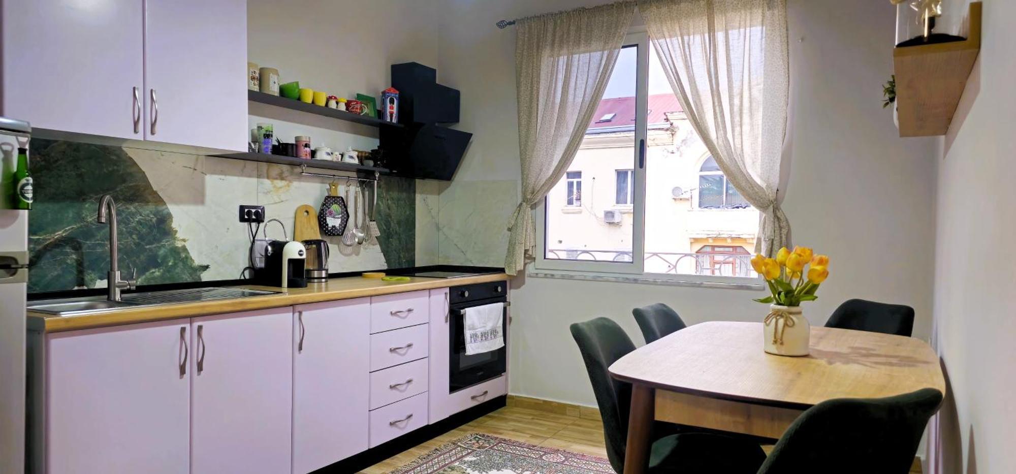 Papu's Home, Center 2br